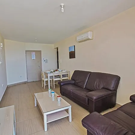 别墅 You Will Love This Luxury 2 Bedroom Holiday In Protaras, 1212 普罗塔拉斯